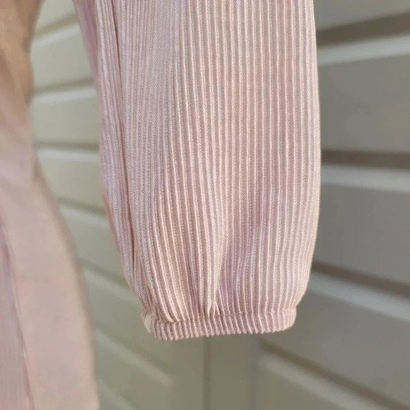 LC Lauren Conrad Runway Women Blush PInk Metallic Cold Shoulder Pleated Top XS - Picture 6 of 14